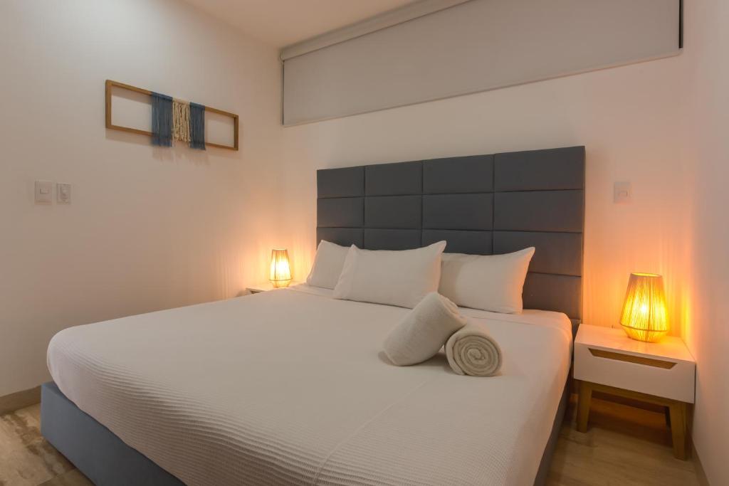 Amira Central 1BR by Lockey room 4